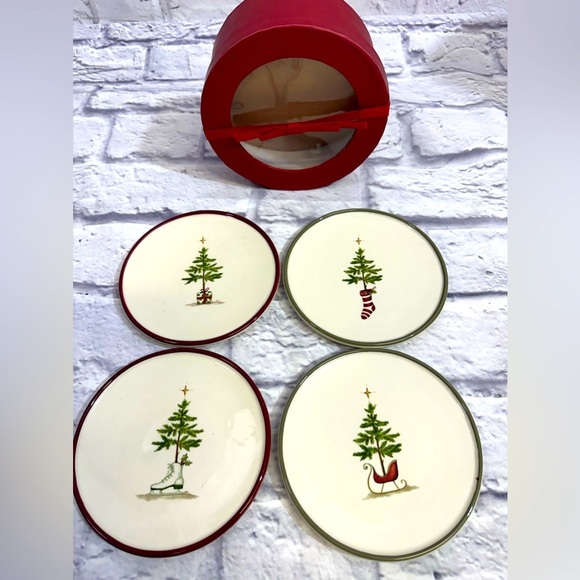 Grasslands Road Set of 4 Tidbit Dishes/Plates Winter Scenes on Each Plate - Picture 1 of 9